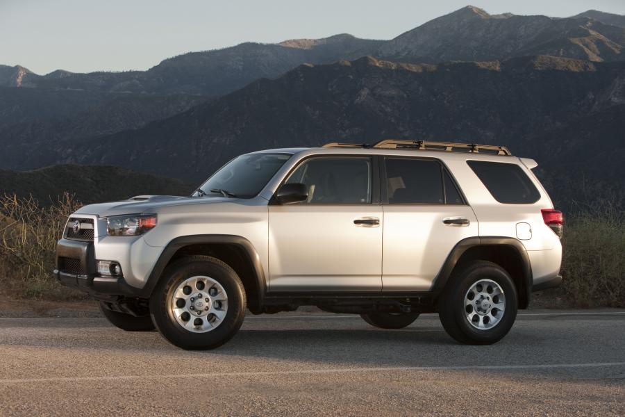  Toyota 4Runner Trail 2010 года  (фото 23 из 66)